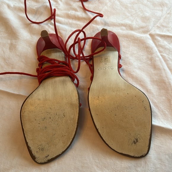 ALDO stilettos Red suede tie up - Picture 4 of 5